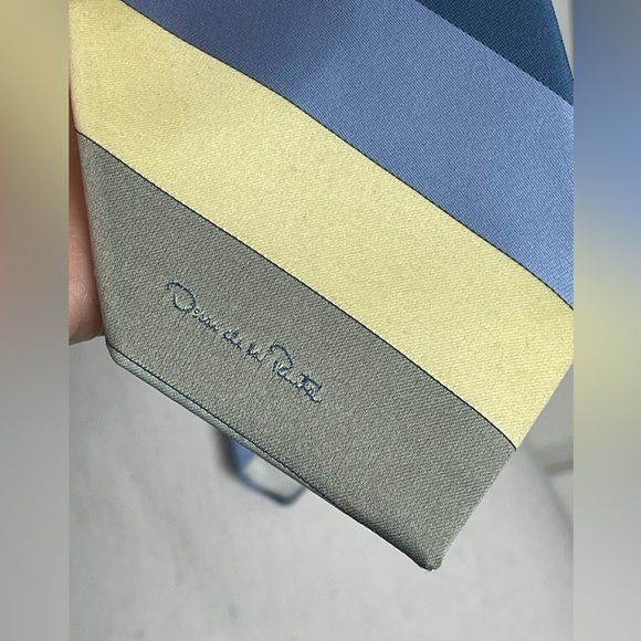 Oscar De La Renta Tie - Picture 2 of 7